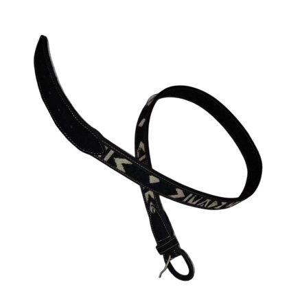 bőröv szőttes díszítéssel